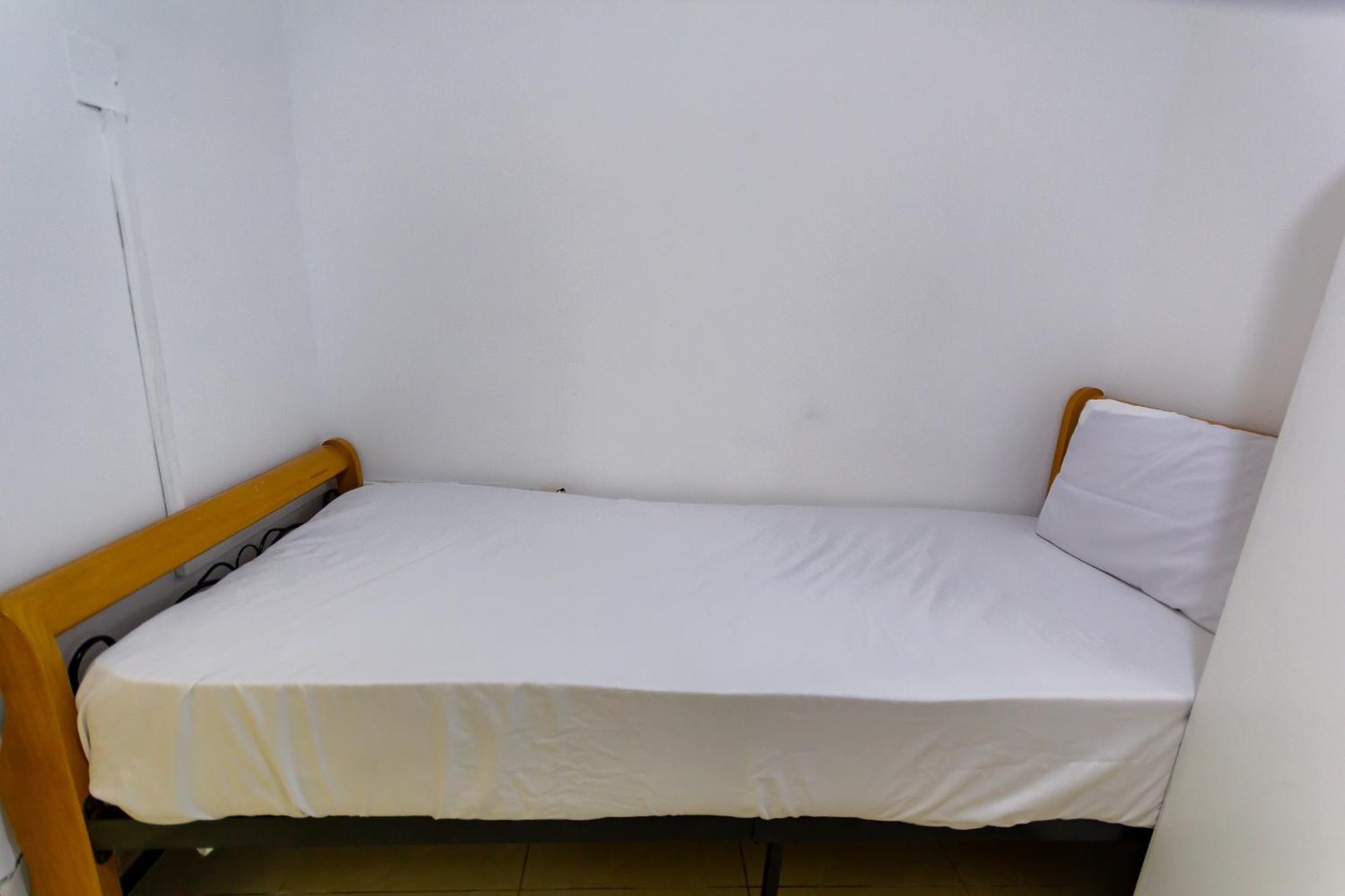 Budget Rooms With Private Bathroom For 'Girls' Only In Dubai, Marina Esterno foto