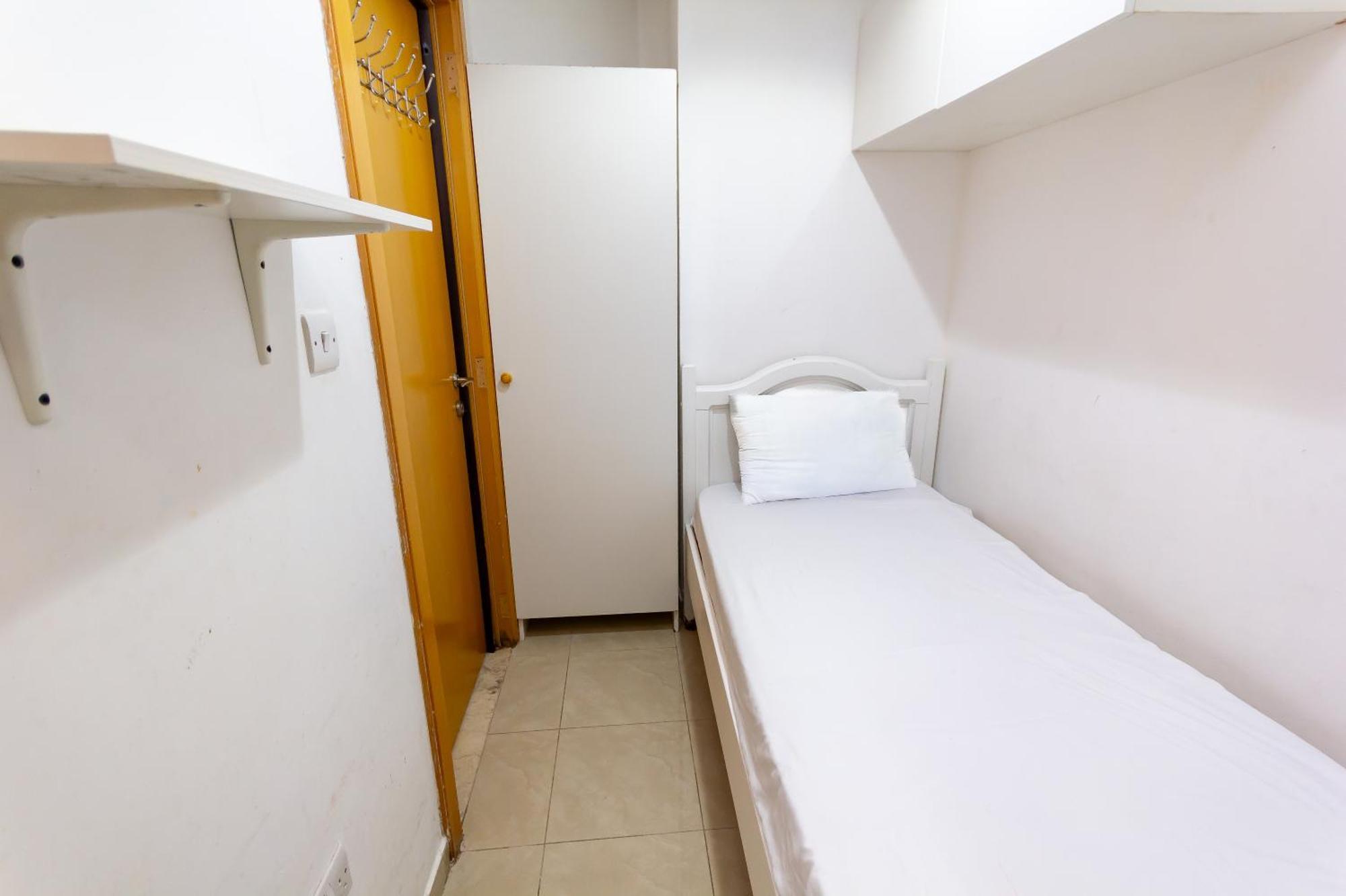 Budget Rooms With Private Bathroom For 'Girls' Only In Dubai, Marina Esterno foto