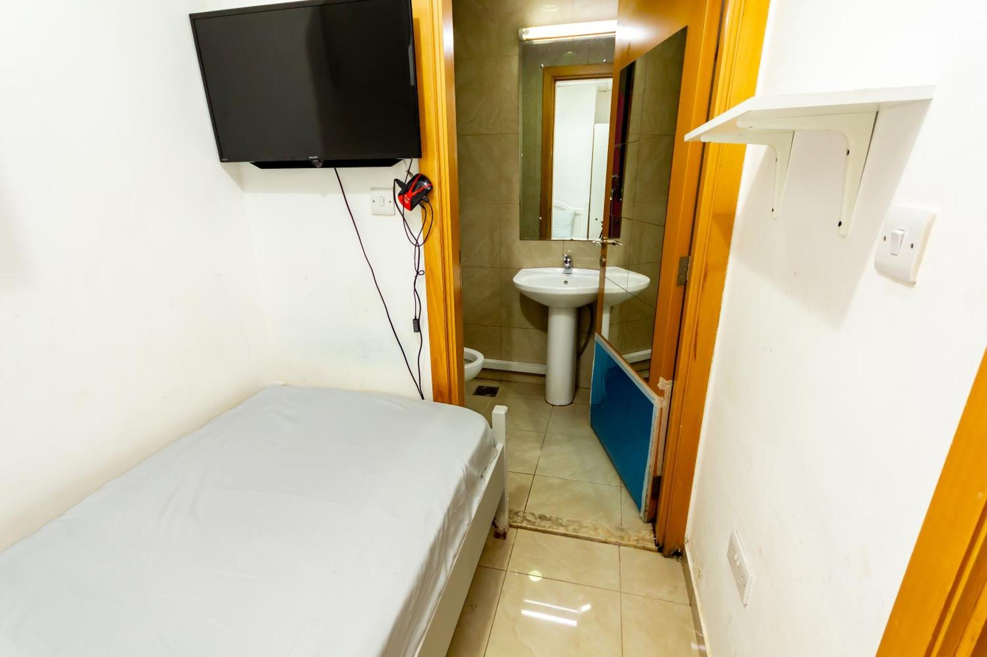 Budget Rooms With Private Bathroom For 'Girls' Only In Dubai, Marina Esterno foto